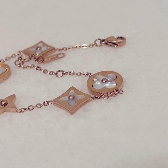 Mother of Pearl Star Blossom Bracelet Rose Gold - Picture 3 of 6